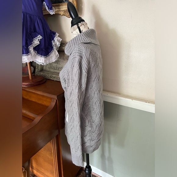 Calvin Klein Chunky Gray Long Sleeve Turtleneck Swirl Sweater 89.50‼️FINAL SALE - Picture 2 of 6